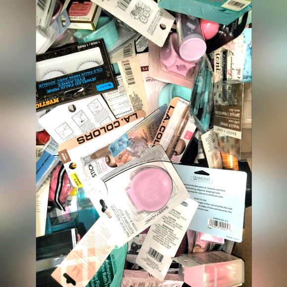 Other - 5LB Makeup, Self-care, Accessories Bundle NWT